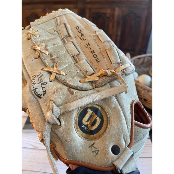 Wilson A2234 Pro Style Ron Guidry Baseball GloveDua Hinge Web LHT - Picture 7 of 11